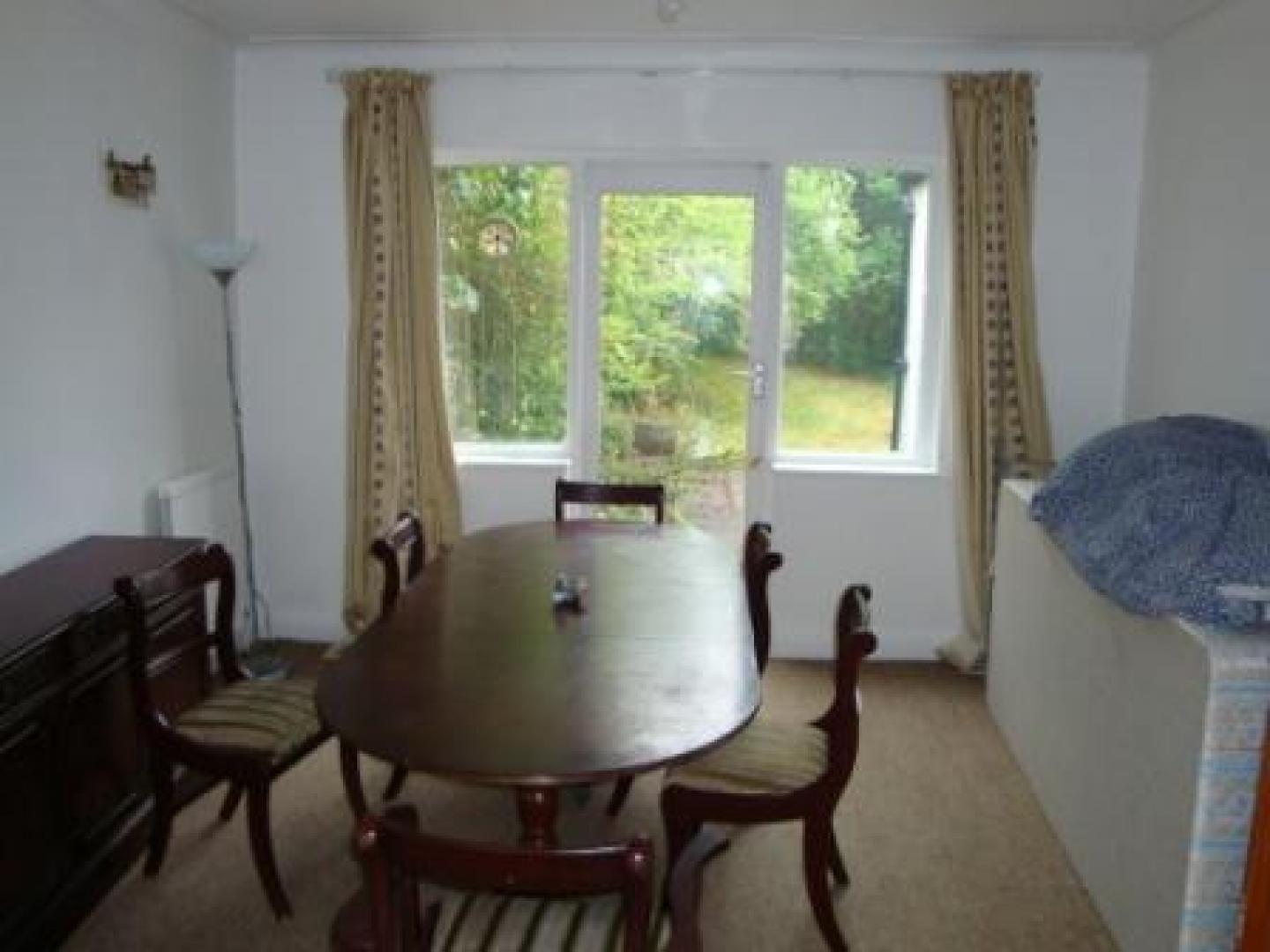 			WHOLE HOUSE, 5 Bedroom, 1 bath, 1 reception House			 Ridge Hill, GOLDERS GREEN